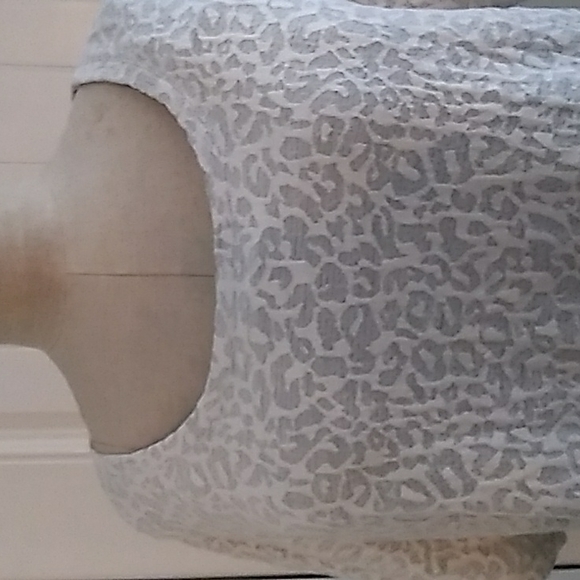 White and gray leopard Plus - Picture 2 of 5